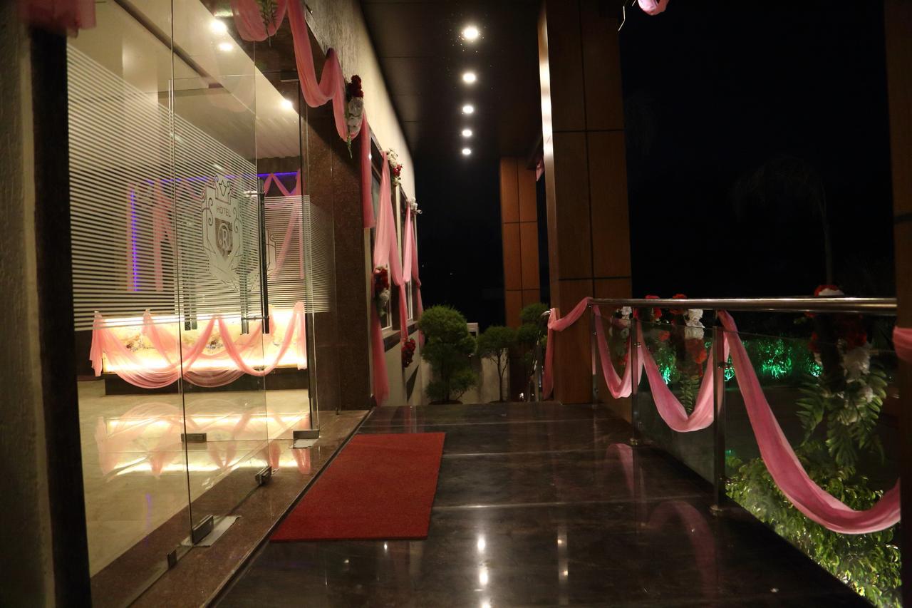 Regal Hotel And Restaurant มถุรา ภายนอก รูปภาพ