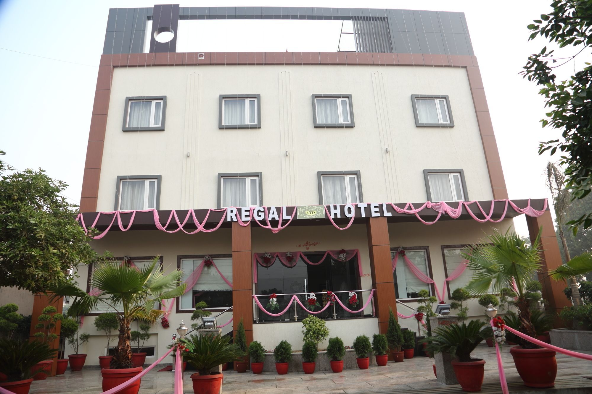 Regal Hotel And Restaurant มถุรา ภายนอก รูปภาพ